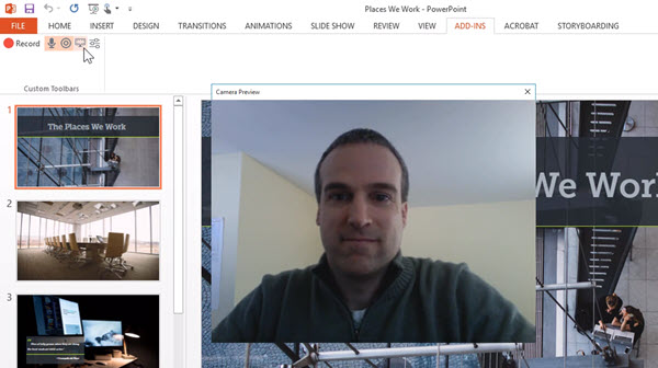 Captura de tela mostrando a webcam durante a gravação de uma apresentação com a barra de ferramentas do Camtasia PowerPoint Add-in