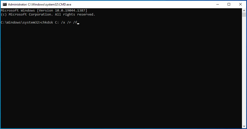 Ketik "chkdsk C: /x /r /f" ke dalam jendela Command Prompt.