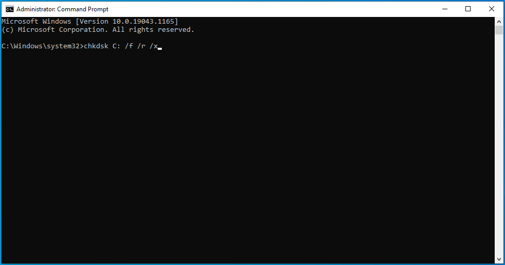 Escriba chkdsk C: /f /r /x.