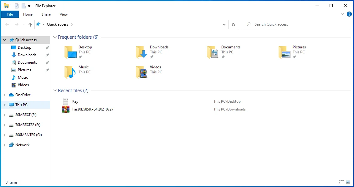 Faceți clic pe Acest PC în File Explorer.