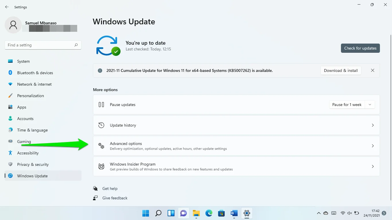 กลับไปที่หน้า Windows Update และคลิกที่ Advanced Options