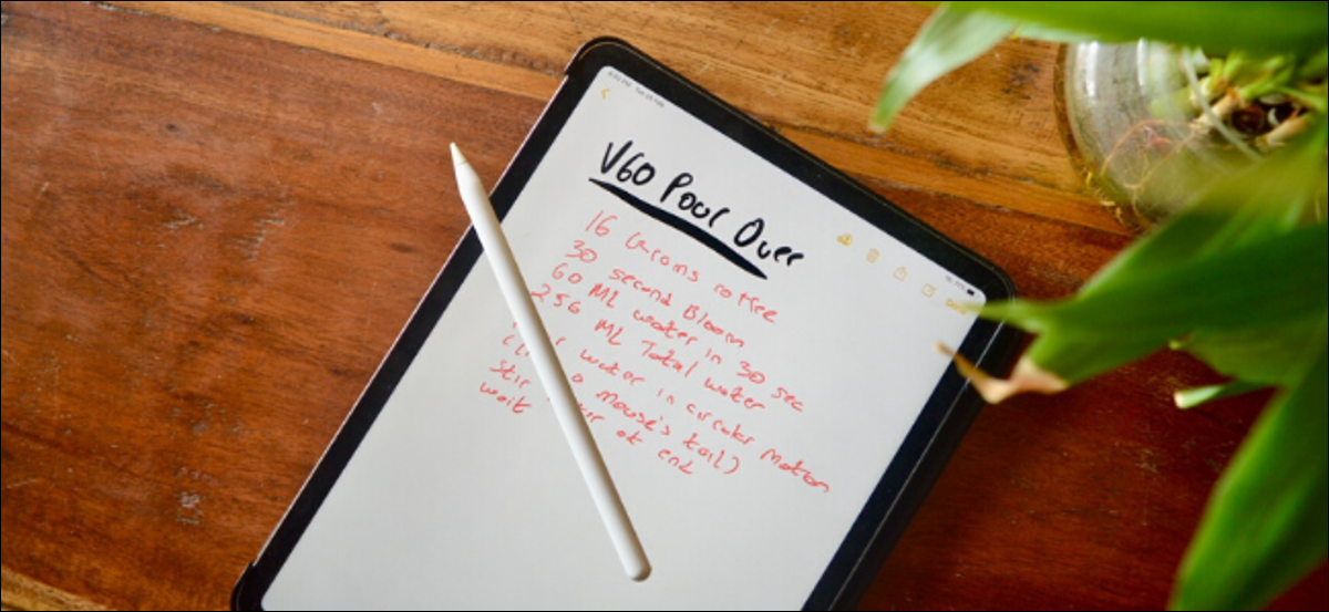 iPad Pro che mostra le note scritte a mano nell'app Note con Apple Pencil