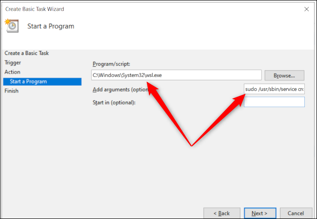 Opzioni del programma dell'Utilità di pianificazione di Windows 10 con frecce rosse che puntano al percorso del programma e alla casella di immissione del testo degli argomenti aggiuntivi.