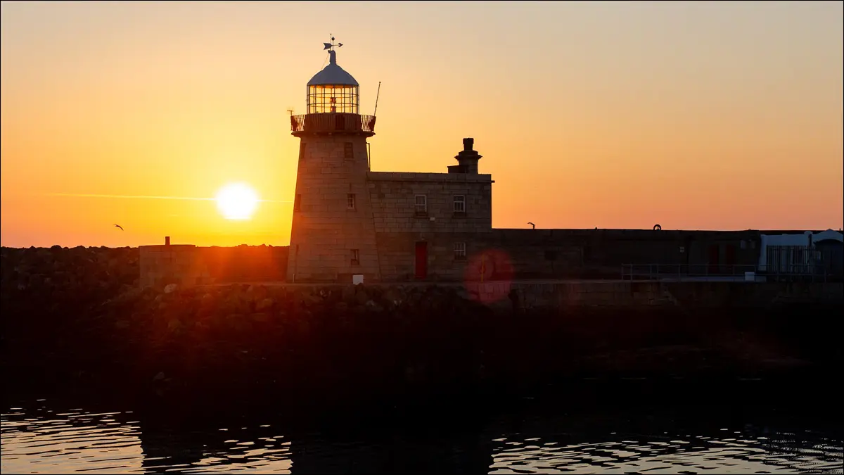 image d'aperçu montrant le phare au lever du soleil