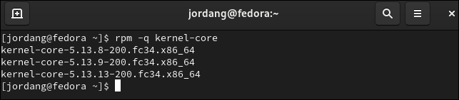 Cari kernel Linux di terminal Fedora