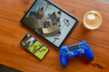 كيفية توصيل جهاز تحكم PS4 أو Xbox بجهاز iPhone أو iPad