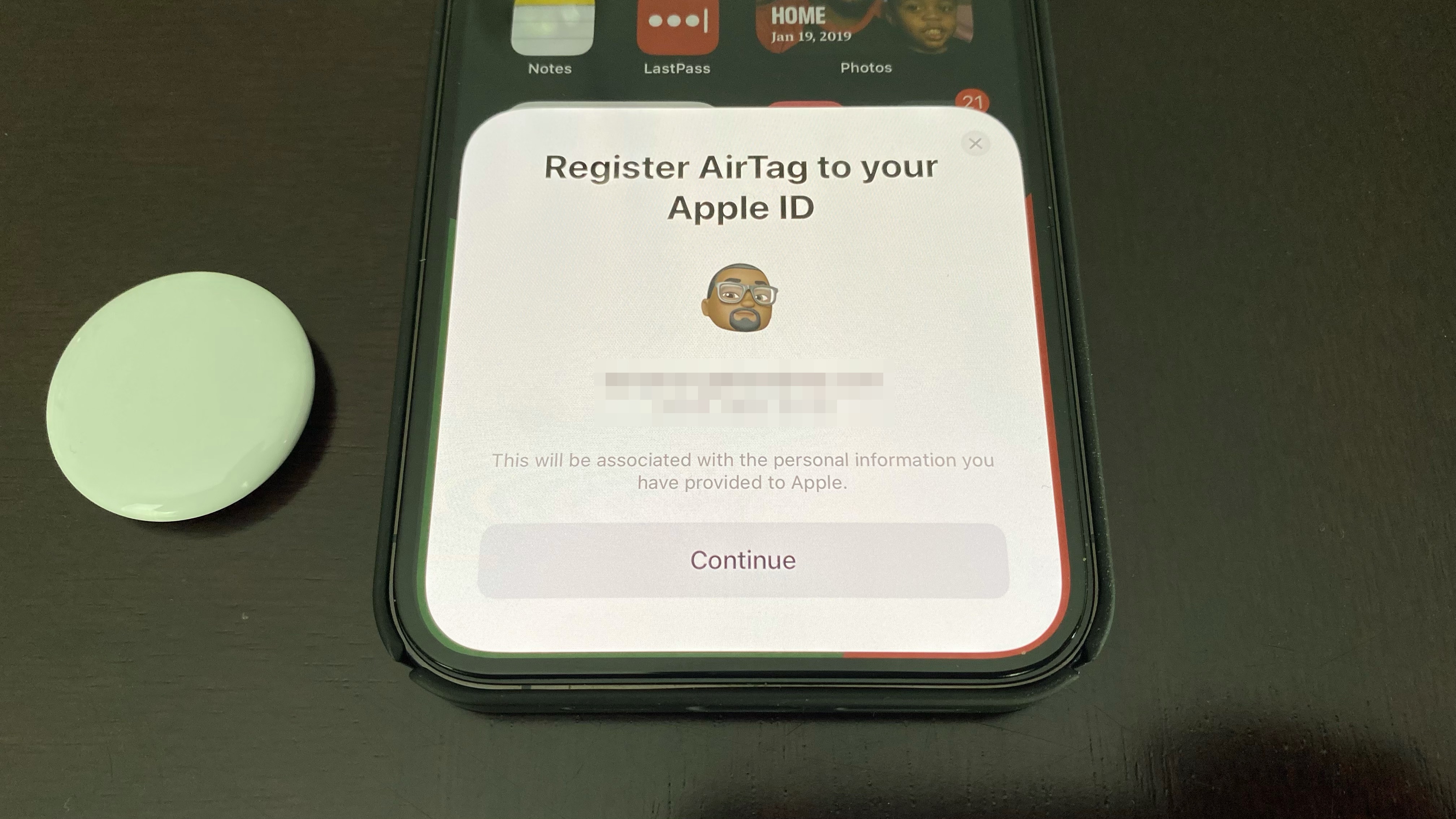 iPhoneに表示されるアップルIDとAirtag登録メッセージ