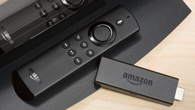 Amazon Fire TV Stick com controle remoto de voz Alexa