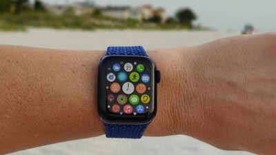 Jak zwolnić miejsce na obrazie Apple Watch?