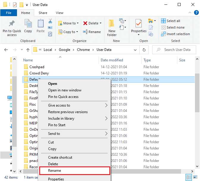 Ahora, ubique la carpeta Predeterminada y haga clic derecho sobre ella. Luego, selecciona la opción Renombrar. Reparar el error del perfil de Chrome