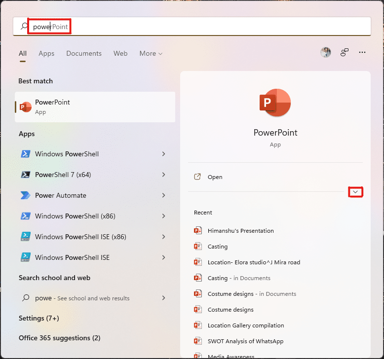 Klicken Sie in der PowerPoint-App-Option im Suchmenü auf das Abwärtspfeilsymbol. So erstellen Sie Desktop-Verknüpfungen unter Windows 11