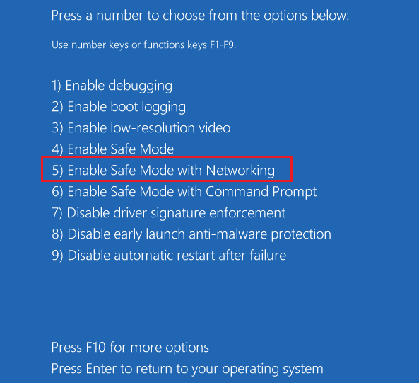 Habilitar modo seguro con funciones de red está resaltado en las opciones disponibles después de reiniciar desde Configuración de inicio.