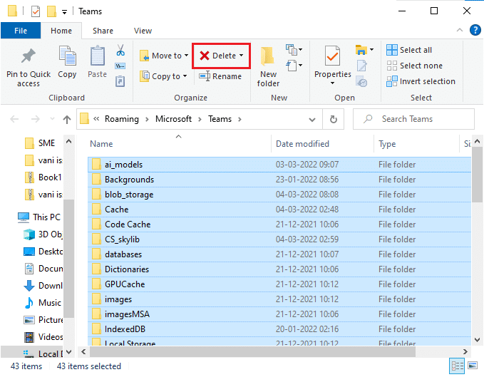 Sekarang, pilih semua file dan folder di dalam folder dan pilih opsi Hapus.