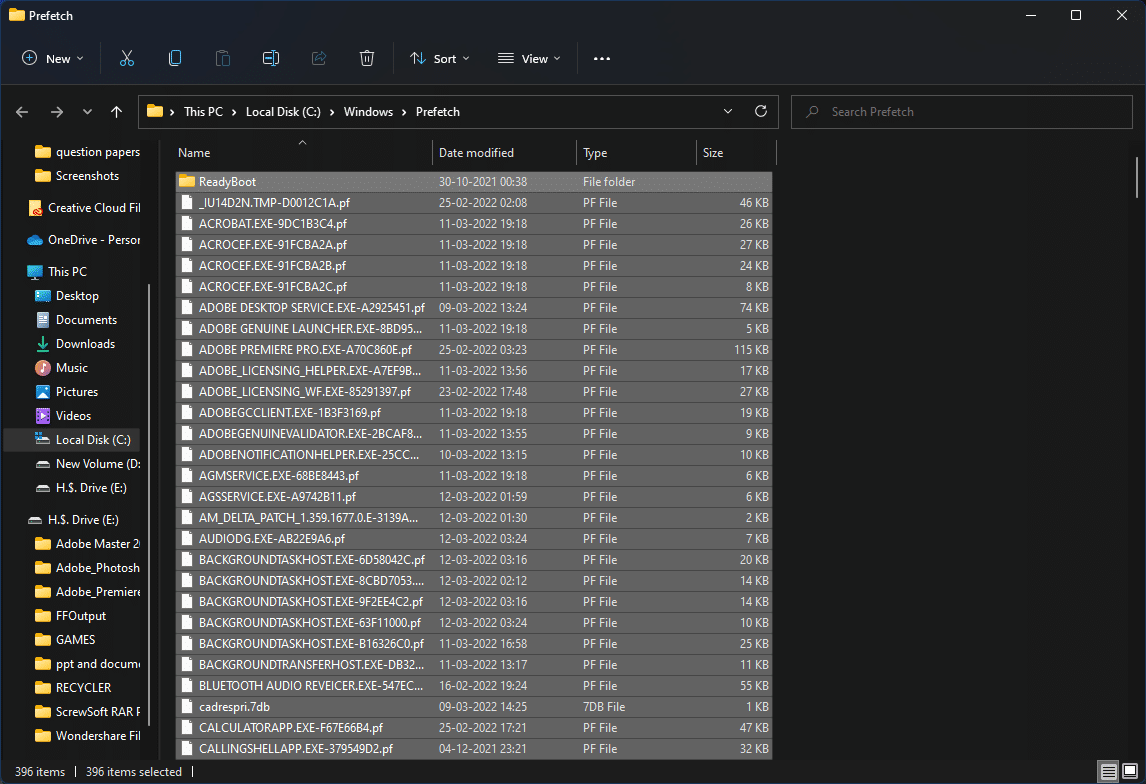 Ctrl + A 버튼 조합을 눌러 모든 파일을 선택하고 Shift + Delete 버튼 조합을 눌러 선택한 파일을 영구적으로 삭제