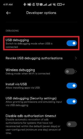 Gulir ke bawah dan aktifkan USB Debugging di bawah Debugging menggunakan sakelar. Cara Root Ponsel Android