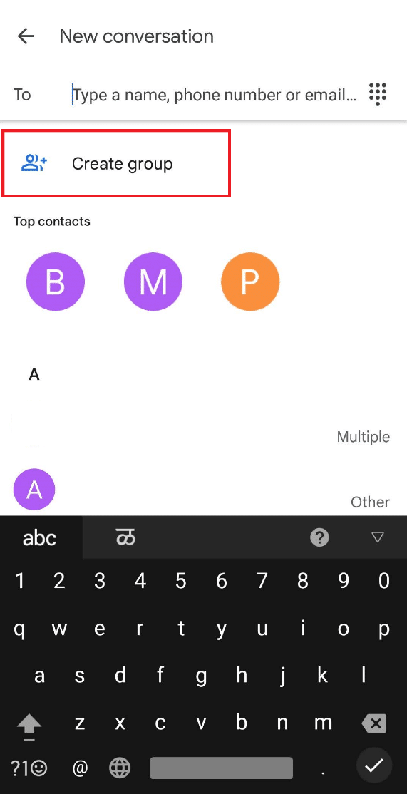 Appuyez sur l'option Créer un groupe, comme indiqué ci-dessous, et sélectionnez les contacts à ajouter au groupe.