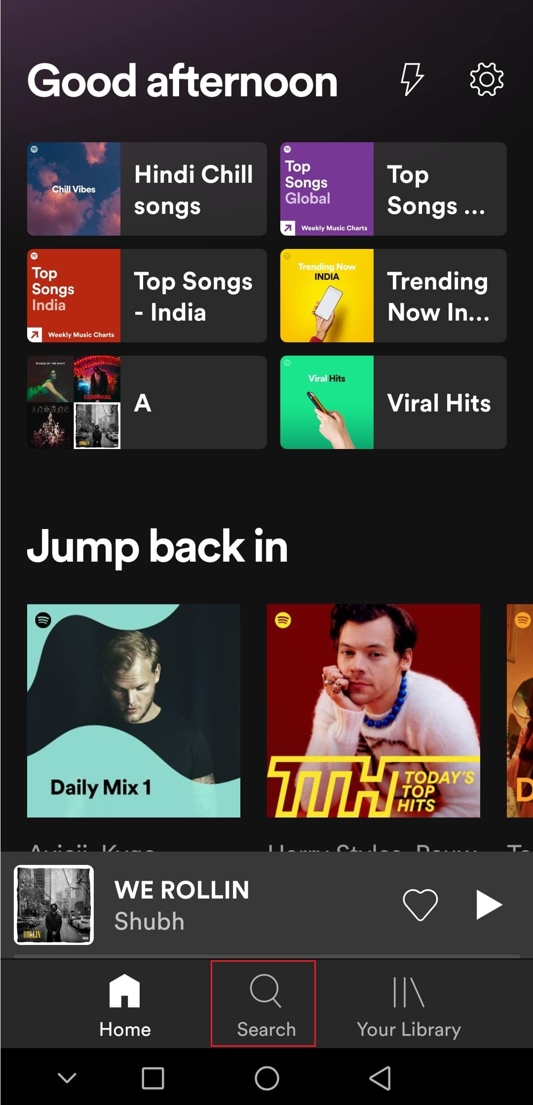 Spotify android uygulamasında arama simgesine dokunun