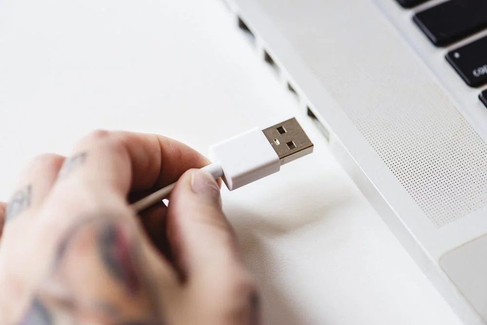 Connectez-vous à un autre port USB. Correction d'Amazon Kindle ne s'affichant pas sur PC