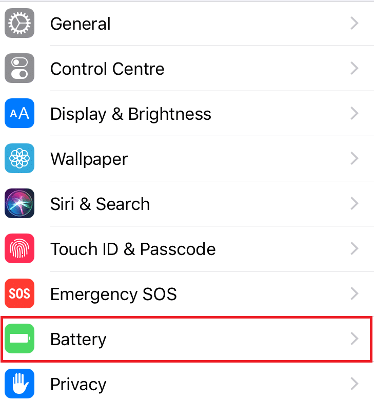 Tocca l'opzione Batteria | Come condividere la batteria su iPhone