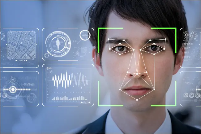 Il volto dell'uomo sotto il sistema di riconoscimento facciale