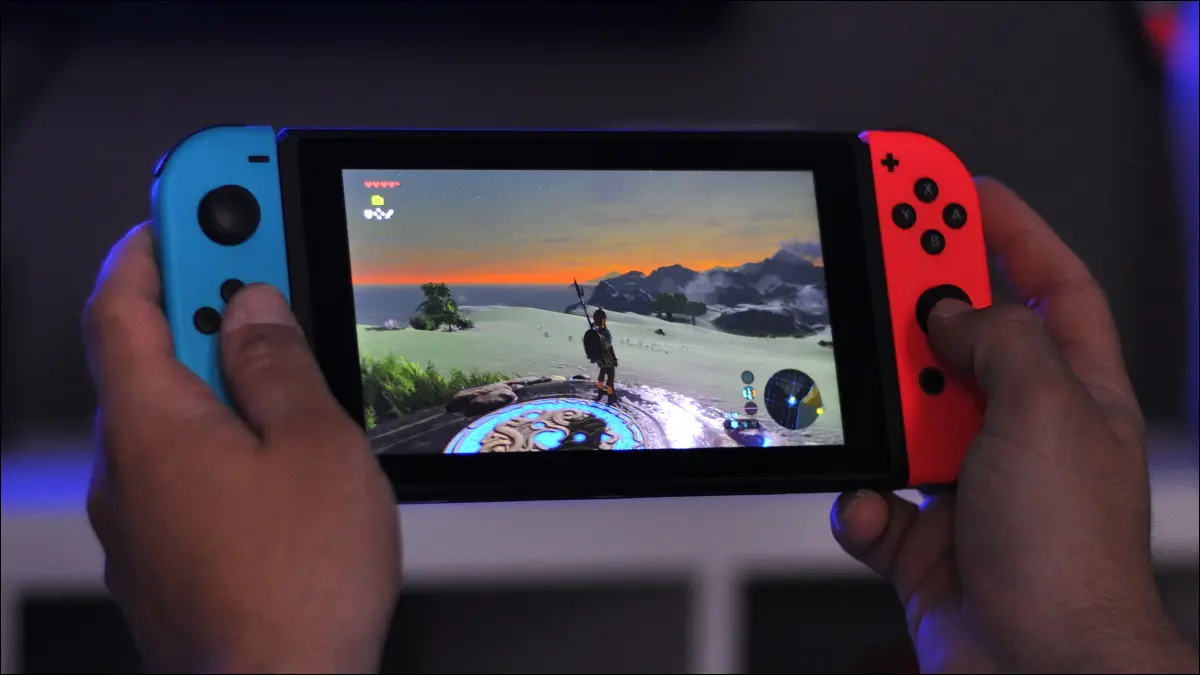 塞尔达传说：荒野之息在 Nintendo Switch 上运行。