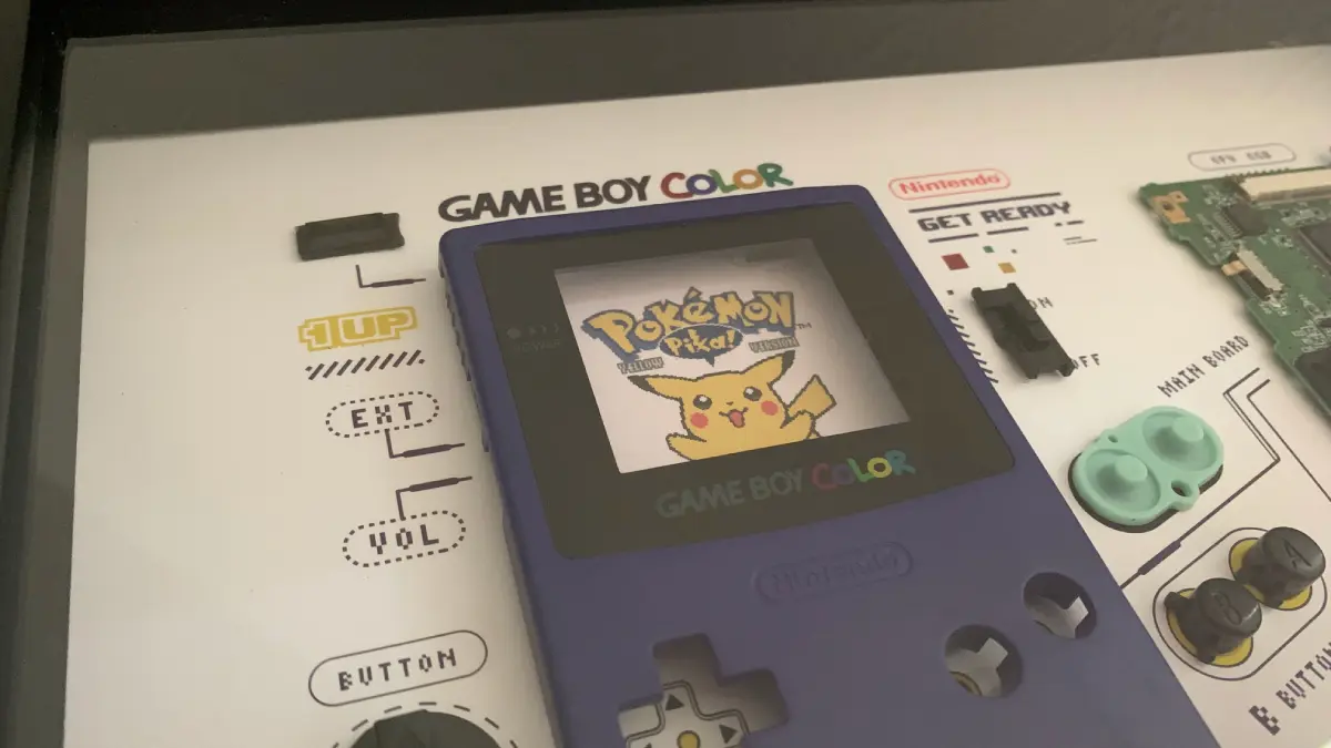 GRID Game Boy 颜色组件在左上角