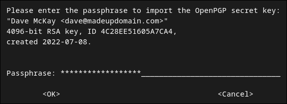 Memasukkan frasa sandi untuk mengimpor kunci GPG pribadi