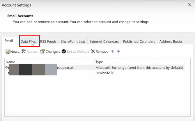 Klik opsi File Data untuk beralih ke tab File Data. | Apa itu Segitiga Kuning Outlook? | tanda seru pada ikon email Anda