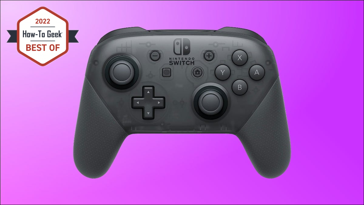 Nintendo Switch Pro Controller dengan latar belakang ungu