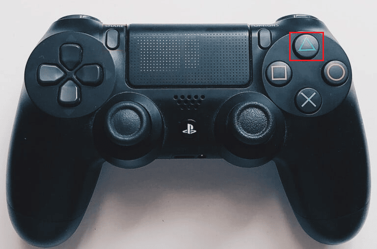 Tieni premuto il pulsante triangolo sul controller per sollevare