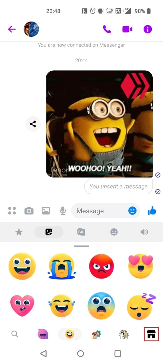 Tippen Sie auf das Shop-Symbol in der rechten unteren Ecke | Unsend GIF auf Messenger
