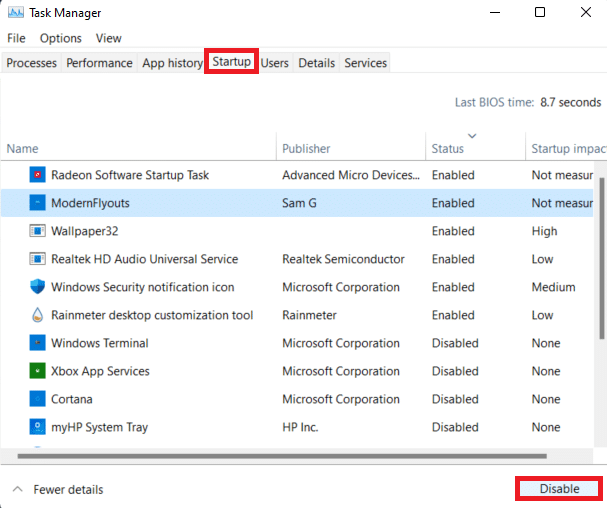 ไปที่แท็บ Startup ใน Task Manager แล้วเลือกแอพที่ไม่จำเป็น จากนั้นคลิกที่ปุ่ม Disable