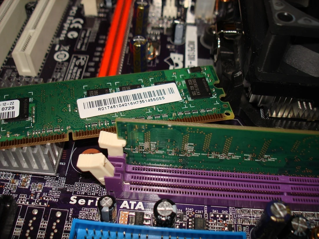 Ranuras de ram para cpu. como aumentar la memoria de mi pc