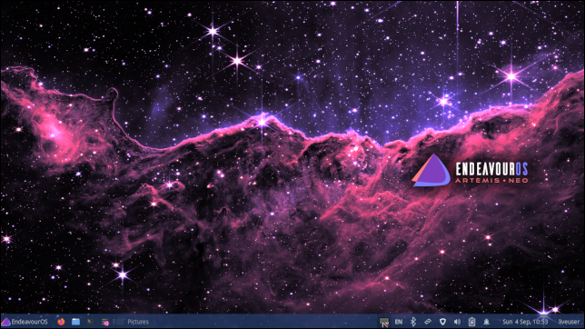 Il supporto live EndeavourOS è stato avviato nell'ambiente desktop XFCE