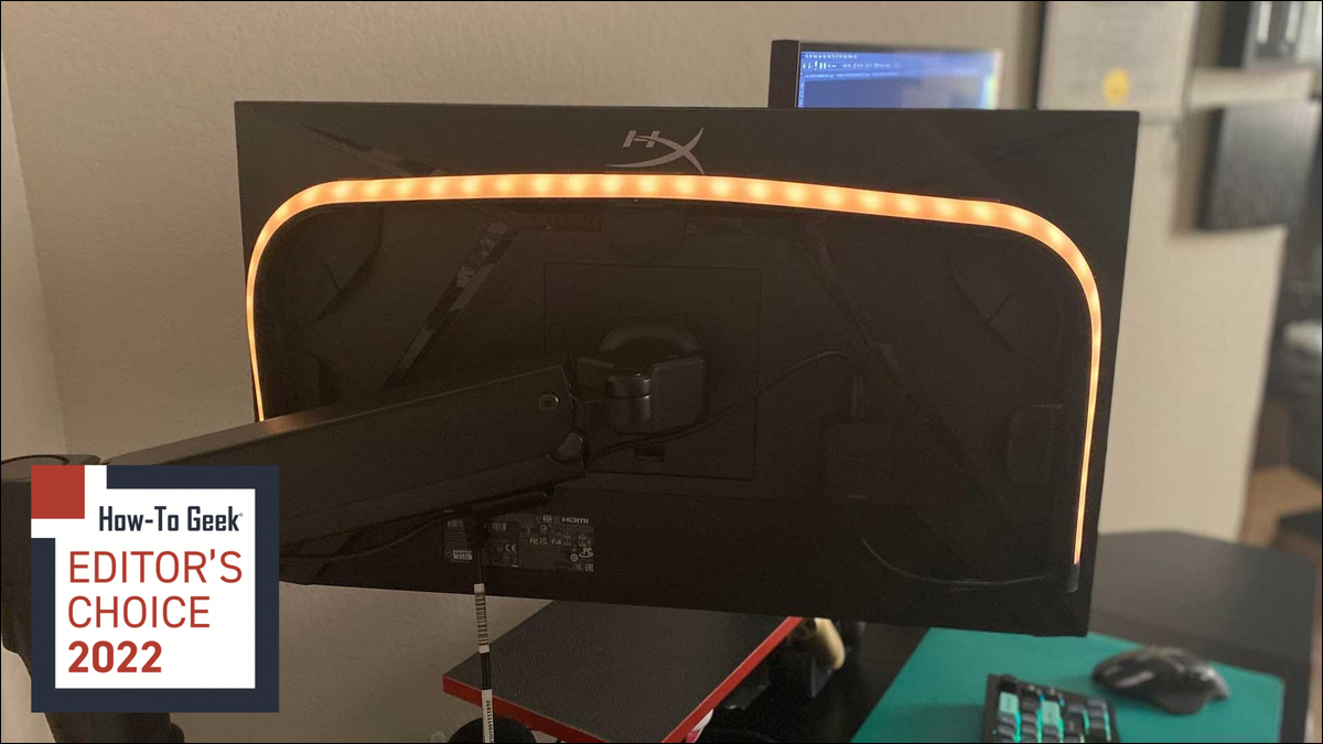 Philips Hue Play Gradient Lightstrip für PC mit kühlem orangefarbenem Licht.