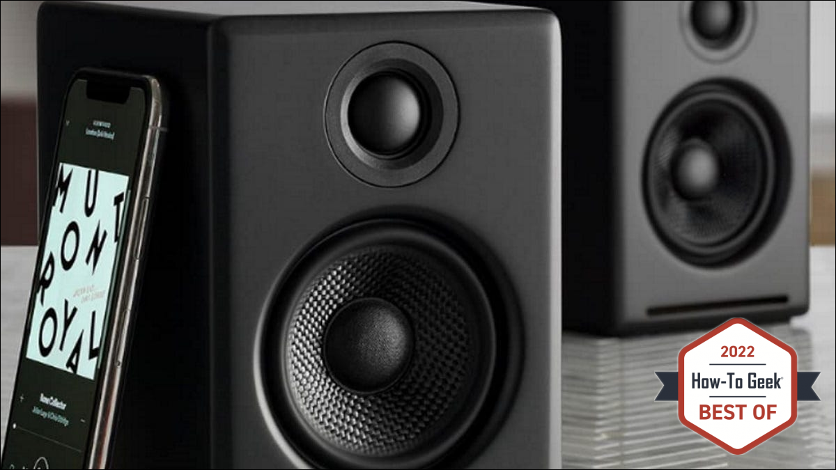 Speaker audioengine dengan telepon