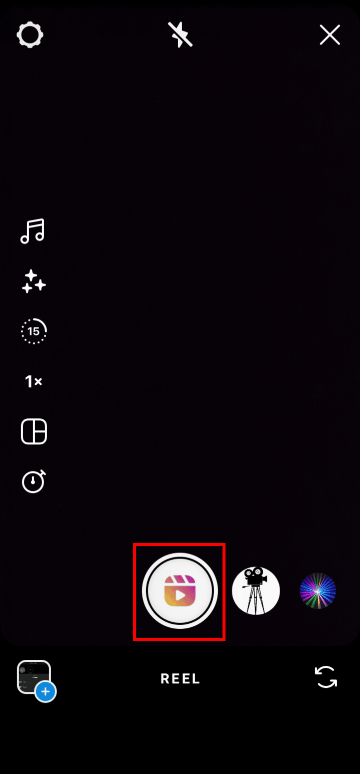 Toque no ícone Reel na parte inferior para gravar o vídeo | Como pausar os rolos do Instagram