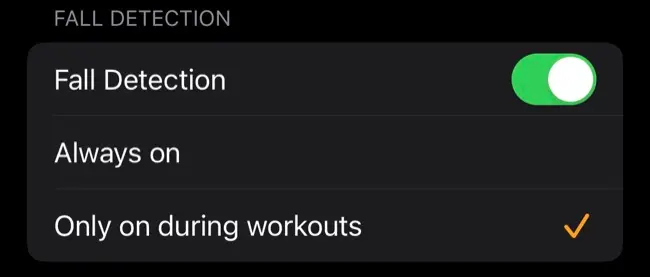 Comutați Detectarea căderii în aplicația Watch pentru iPhone
