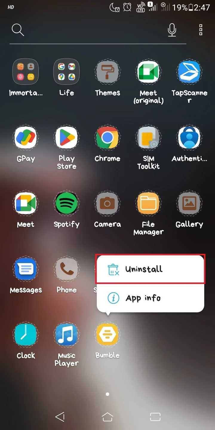 Depois de pressionar longamente no aplicativo Bumble, clique na opção de desinstalação para desinstalar o aplicativo.