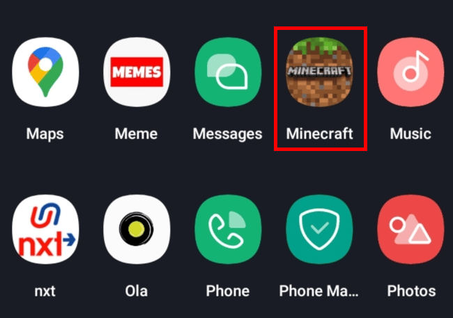 デバイスで Minecraft PE を開きます。