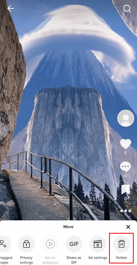 Deslize para a esquerda para localizar e toque em Excluir | Como excluir o vídeo do TikTok