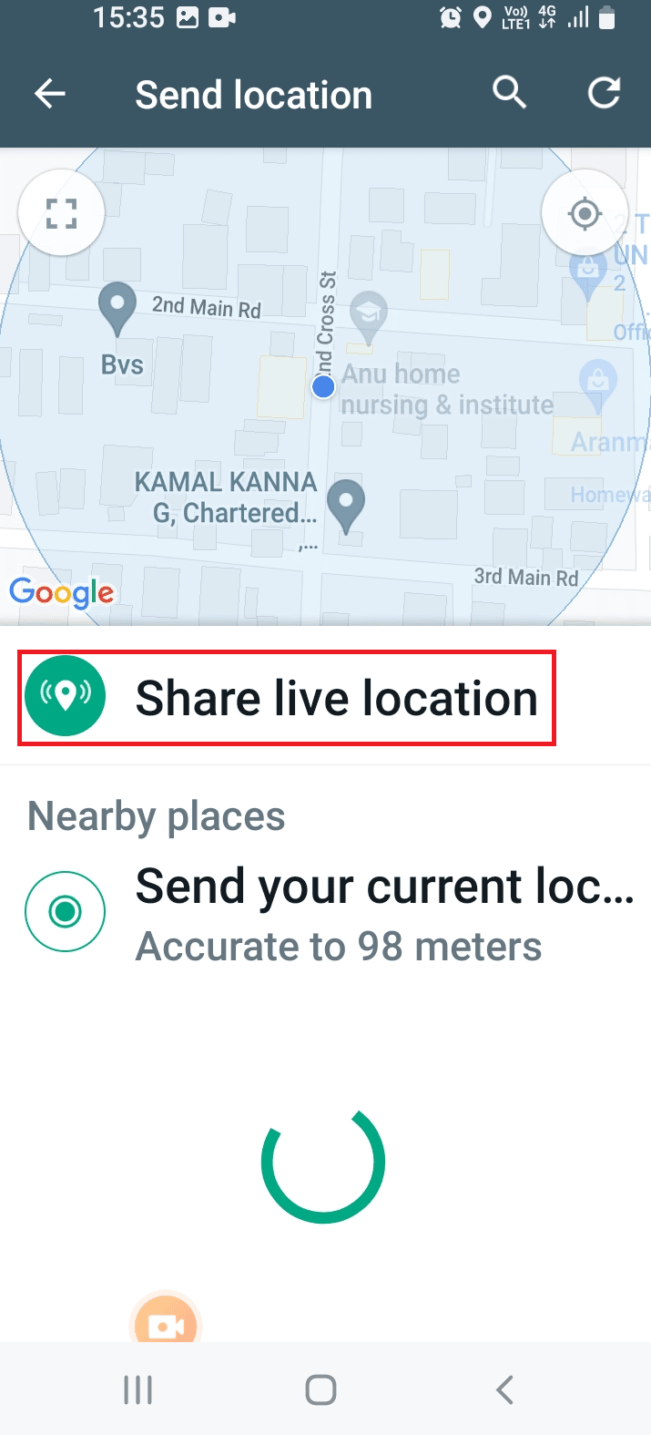 Tippen Sie auf die Option Live-Standort teilen. So verfolgen Sie jemanden auf Google Maps, ohne dass er es weiß