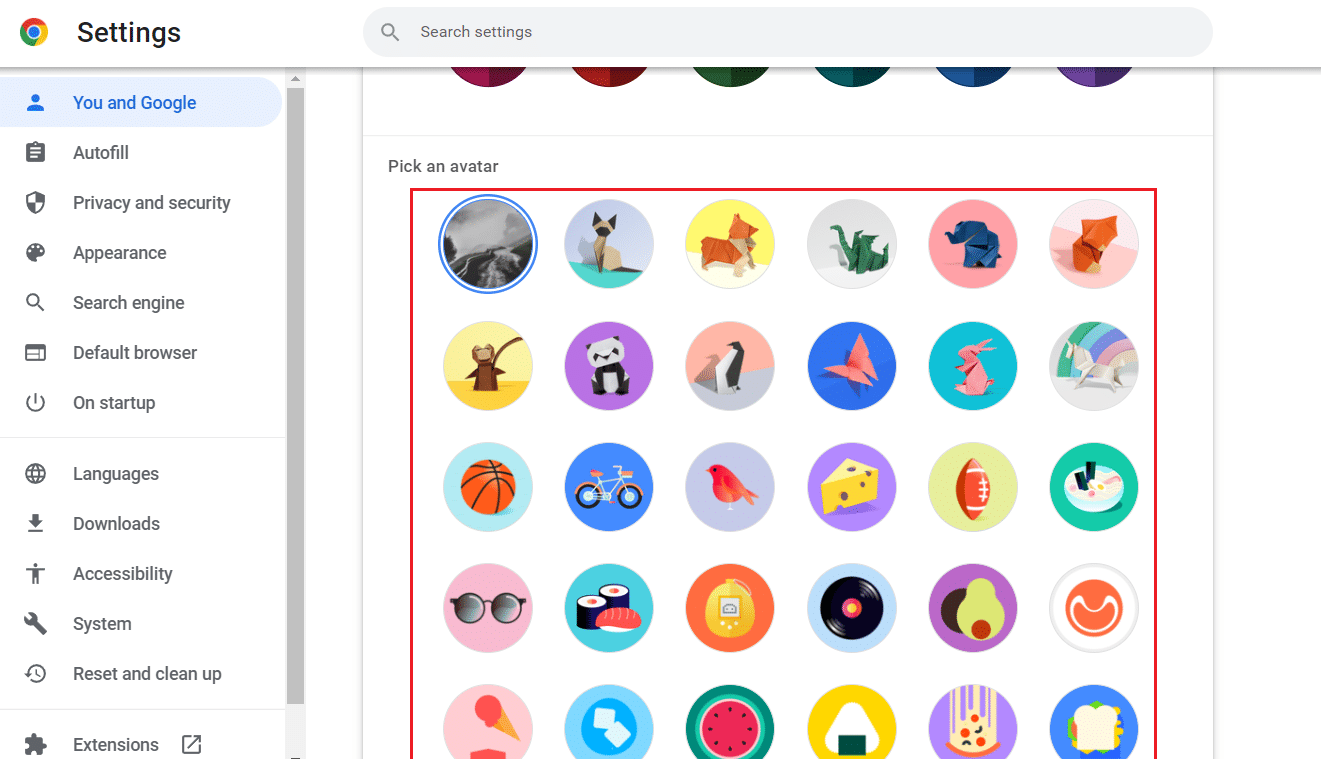 Role para baixo e selecione o avatar Chrome desejado na seção Escolha um avatar | mude o texto do seu logotipo