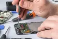 ¿Debería reparar su propio teléfono o computadora portátil?