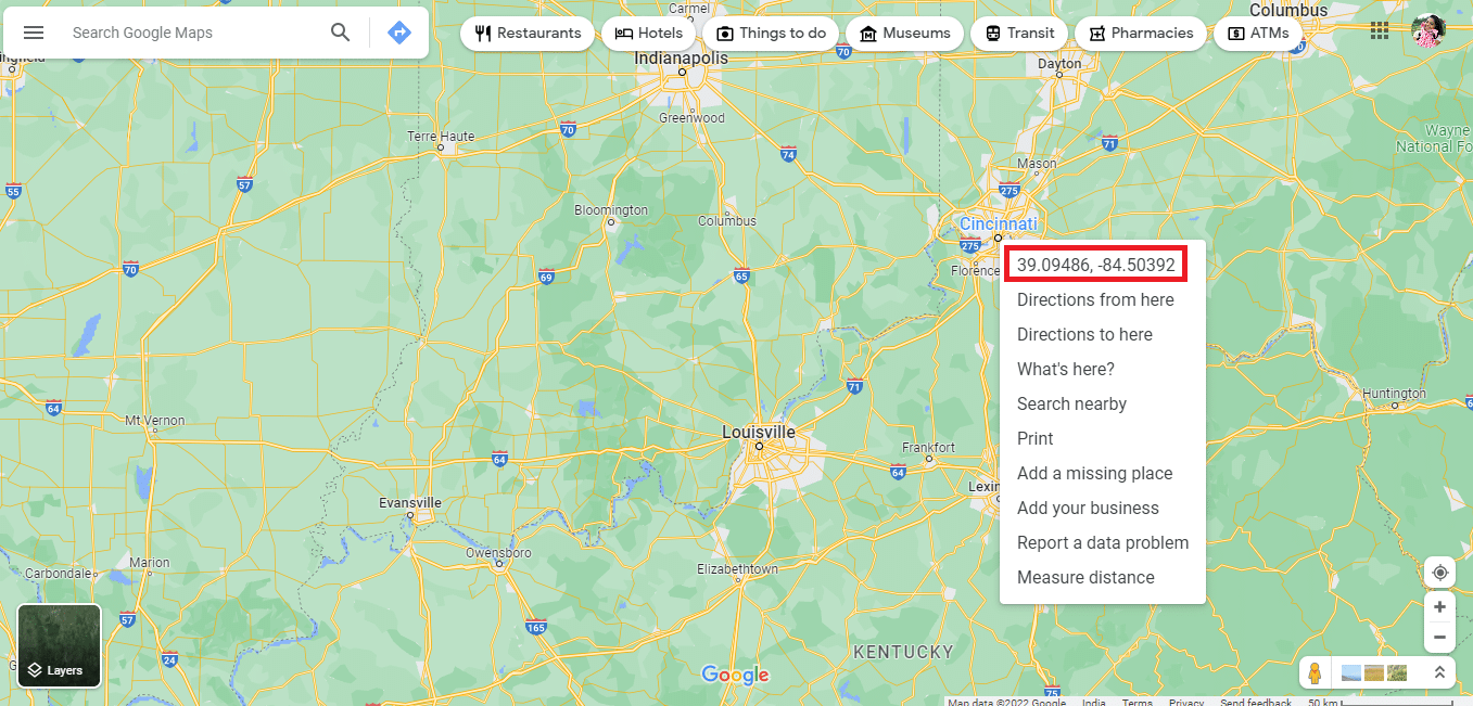 Notez les coordonnées de Cincinnati qui sont 39.09486 et -84.50392 | à mi-chemin entre deux endroits