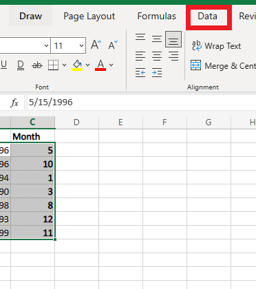 並べ替えたいセル範囲を選択します。データ タブをクリックします。 Microsoft Excel で日付順に並べ替える方法