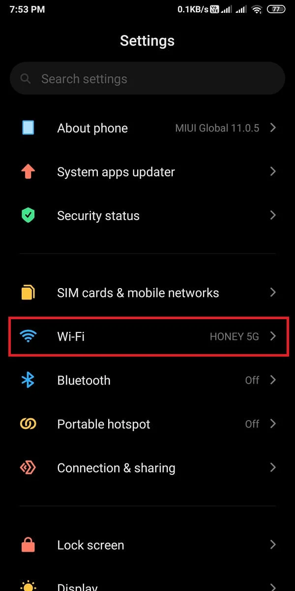 افتح الإعدادات على جهاز Android الخاص بك وانقر على Wi-Fi للوصول إلى شبكة Wi-Fi الخاصة بك. | كيفية الحصول على شبكة WiFi مجانية على هاتفك