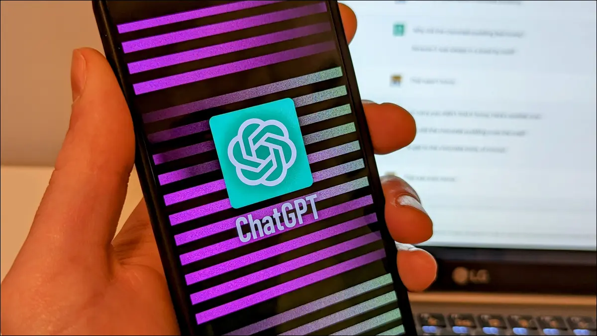 Logo ChatGPT su un telefono.