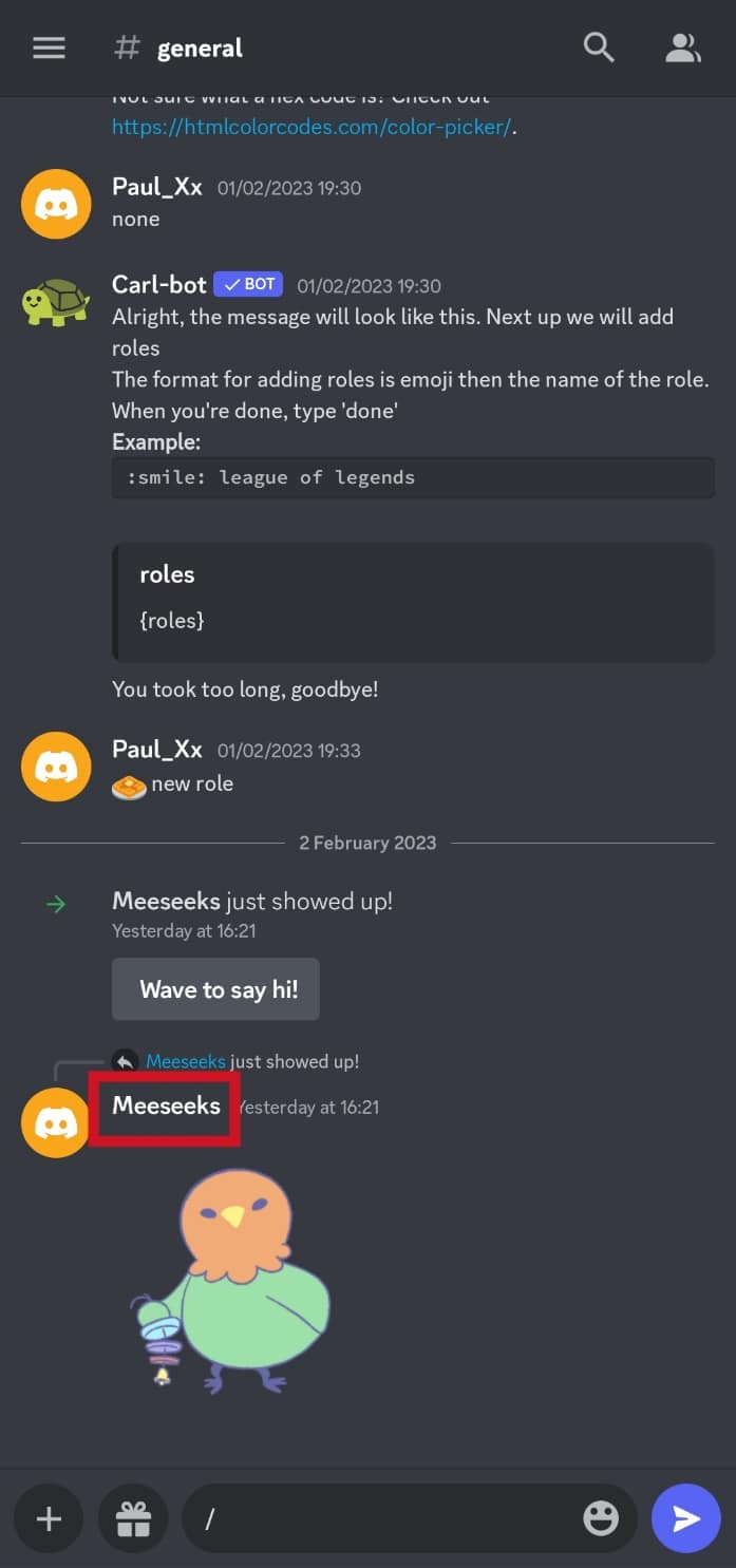 Appuyez et maintenez le nom d'utilisateur du membre dans le chat de groupe