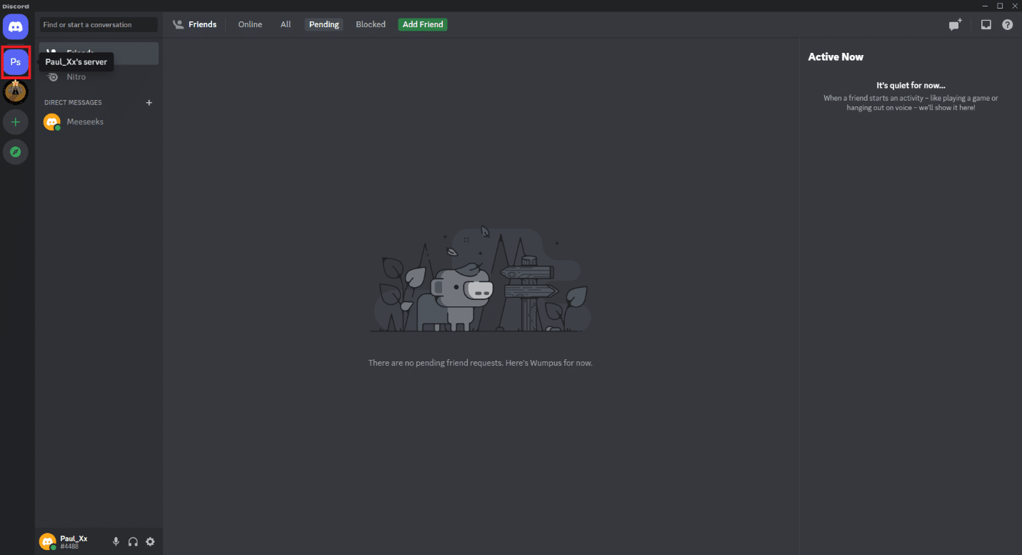 Buka aplikasi desktop Discord dan klik pada server tempat asal anggota yang akan dihapus.